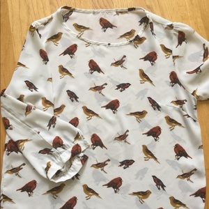 Beautiful bird shirt! Size S/M